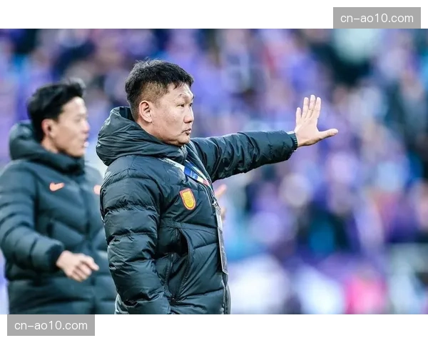 刘建业防守体系层次分明 立体防线有效压缩对手进攻空间